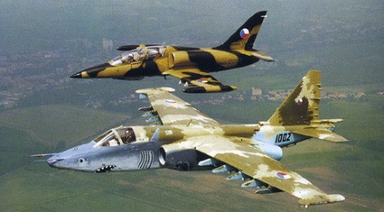 捷克空军的 Su-25K，涂装颇具创意